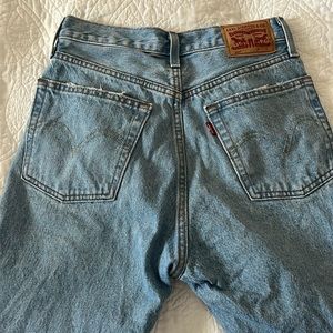 LEVIS 501’s
